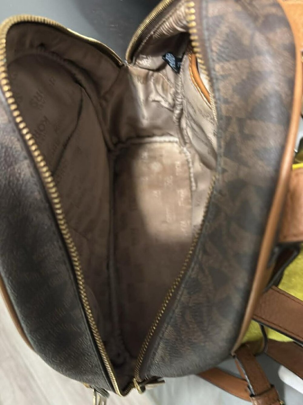 MICHAEL KORS STUDDED BACKPACK - Picture 6 of 7